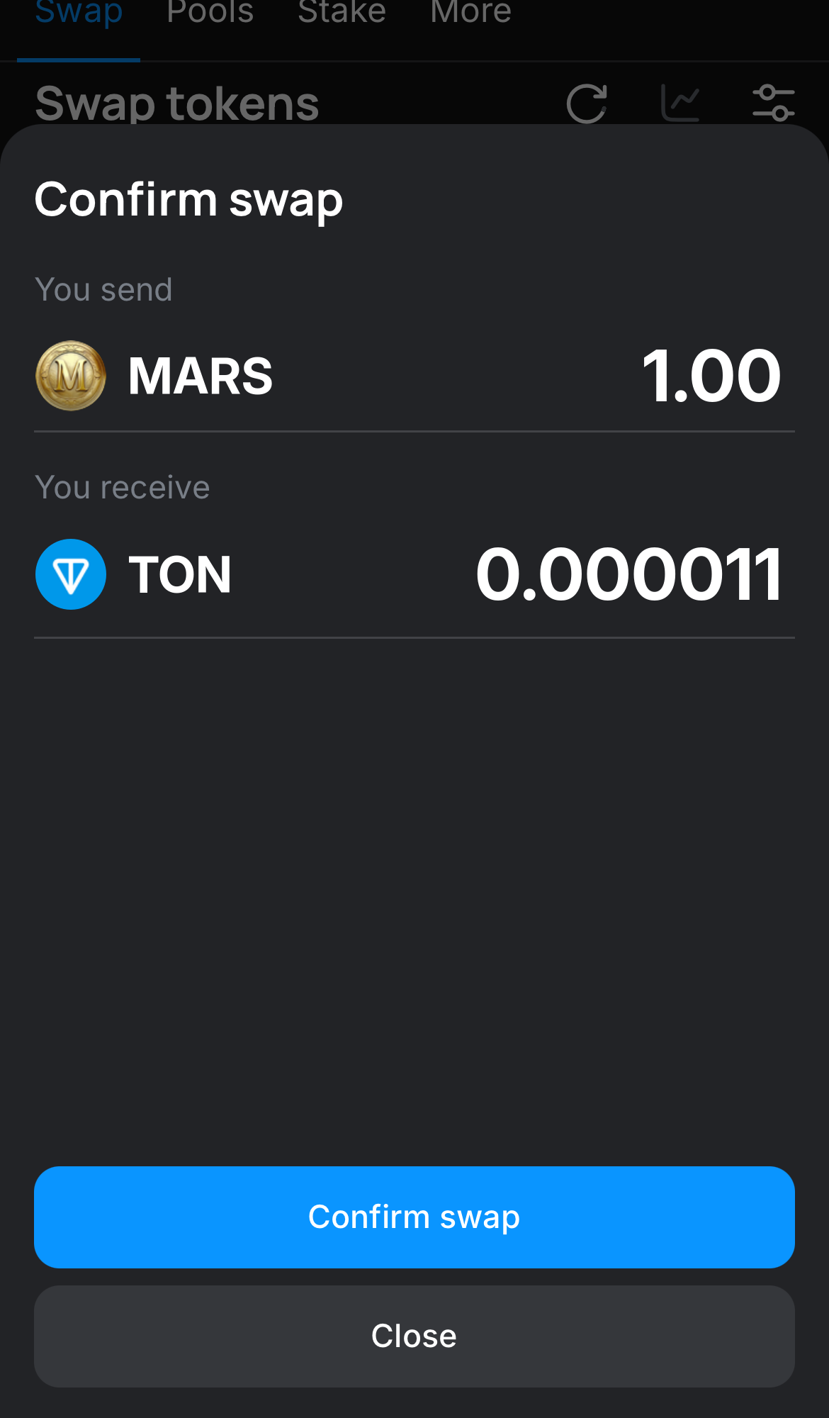 اضغط على "Swap"، وتأكد من صحة التفاصيل، ثم أكد المعاملة بالضغط على زر "Confirm swap".