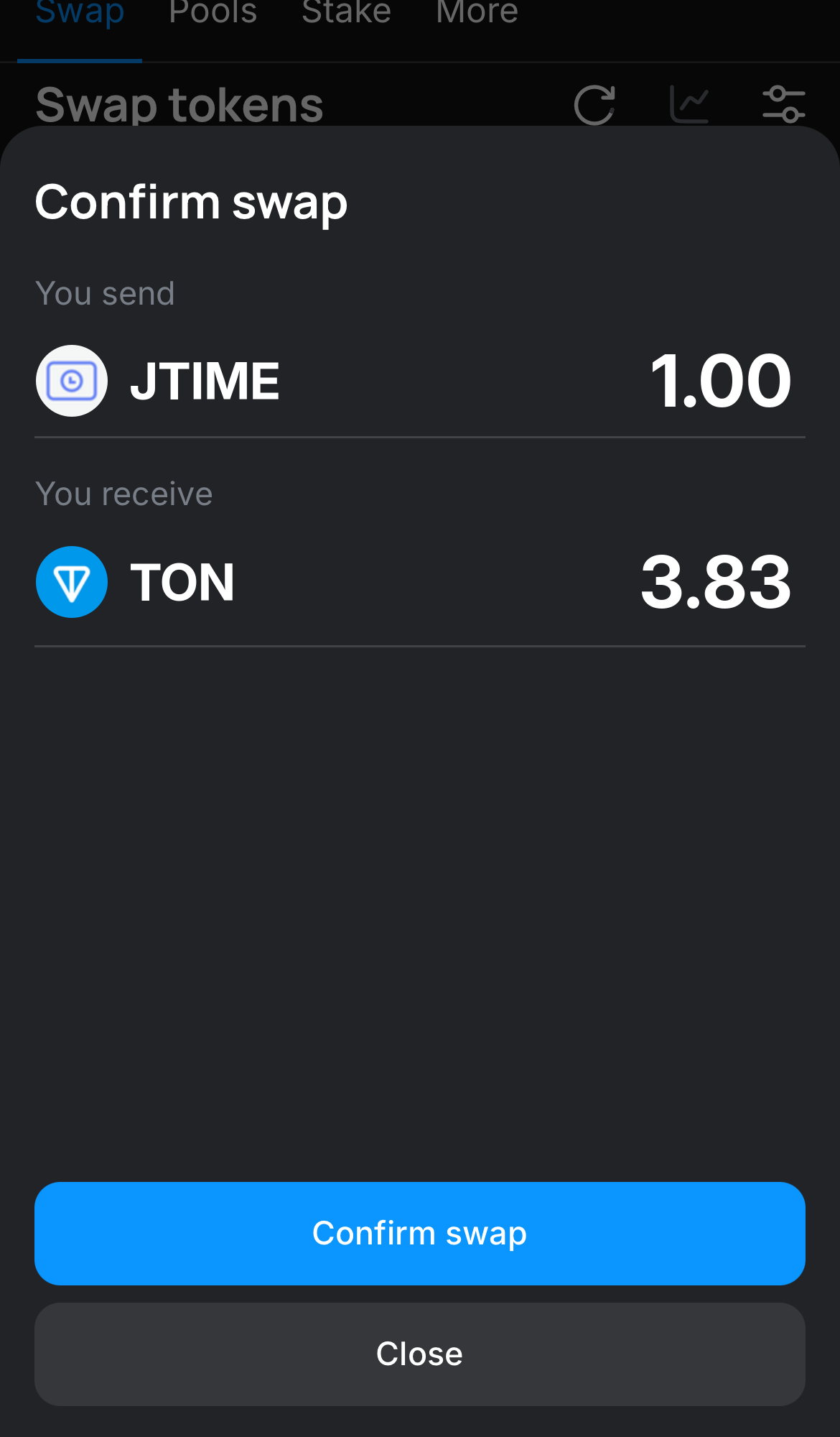 اضغط على "Swap"، وتأكد من صحة التفاصيل، ثم أكد المعاملة بالضغط على زر "Confirm swap".